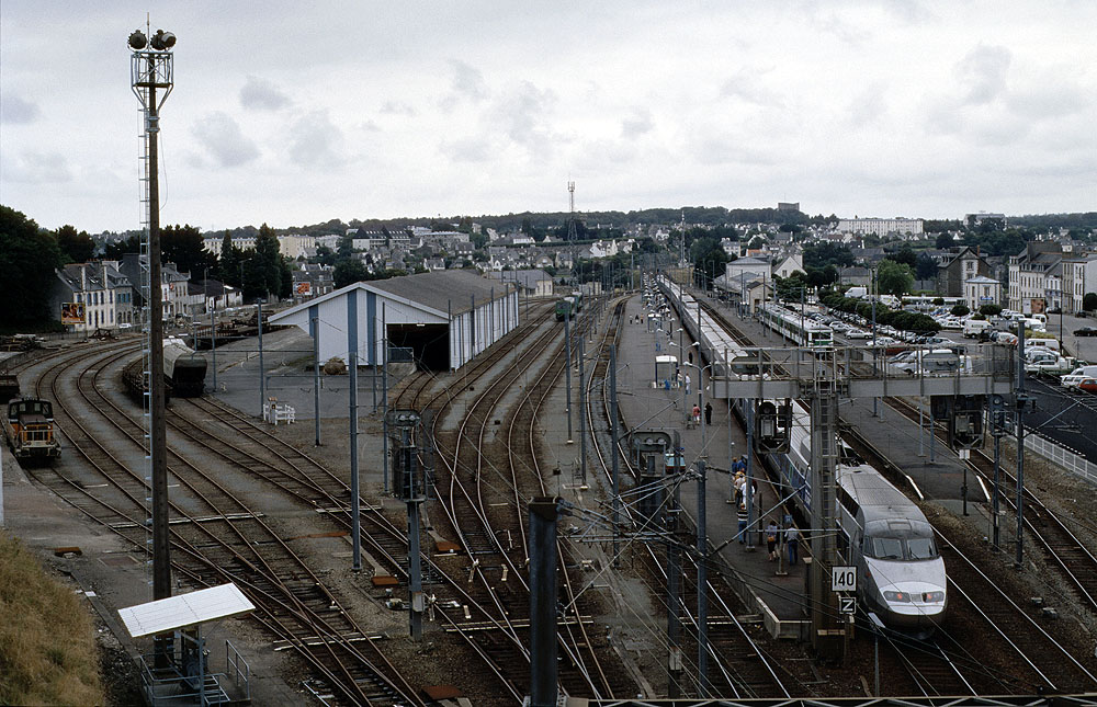 https://www.eisenbahnfotograf.de/datei/August 2000/4000241 SNCF TGV A Morlaix 6.8.2000 8742.jpg